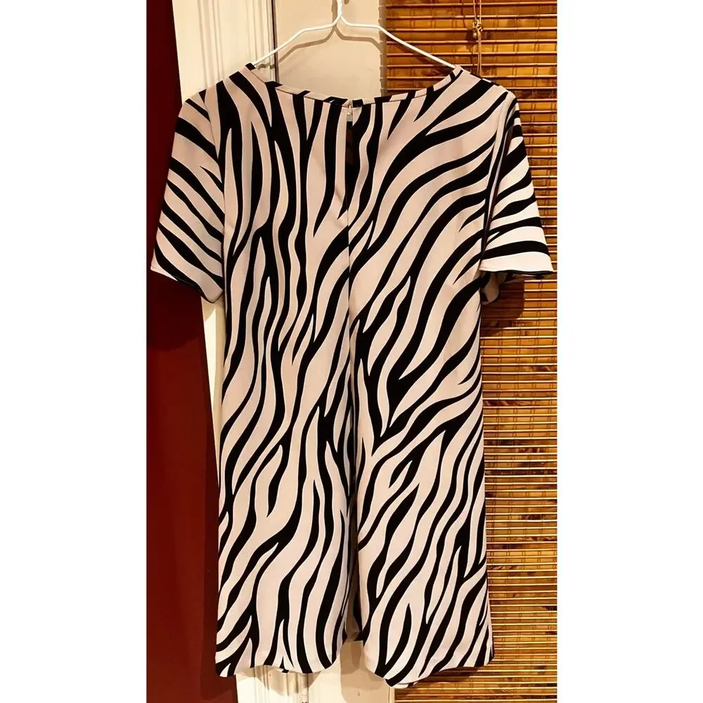 Ann Taylor Women 6 Zebra Print Dress Knee Length Short Sleeve Black‎ Lightweight